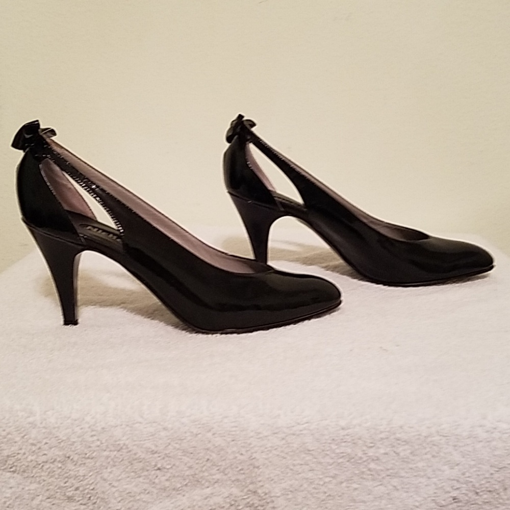 Nickels Black Patent Cutout Heels 7.5 AA